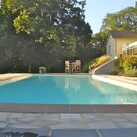 La Bruyère-maison D'hôtes-piscine Alojamento de Acomodação e Pequeno-almoço 3*