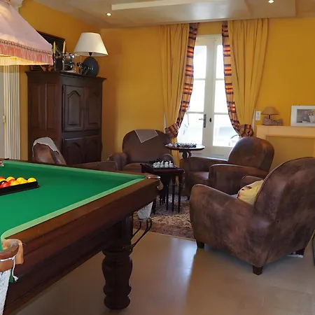 La Bruyère-maison D'hôtes-piscine Alojamento de Acomodação e Pequeno-almoço 3*